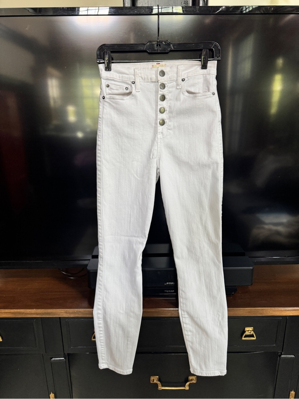 Alice + Olivia High-Rise White Button-Fly Skinny Jeans